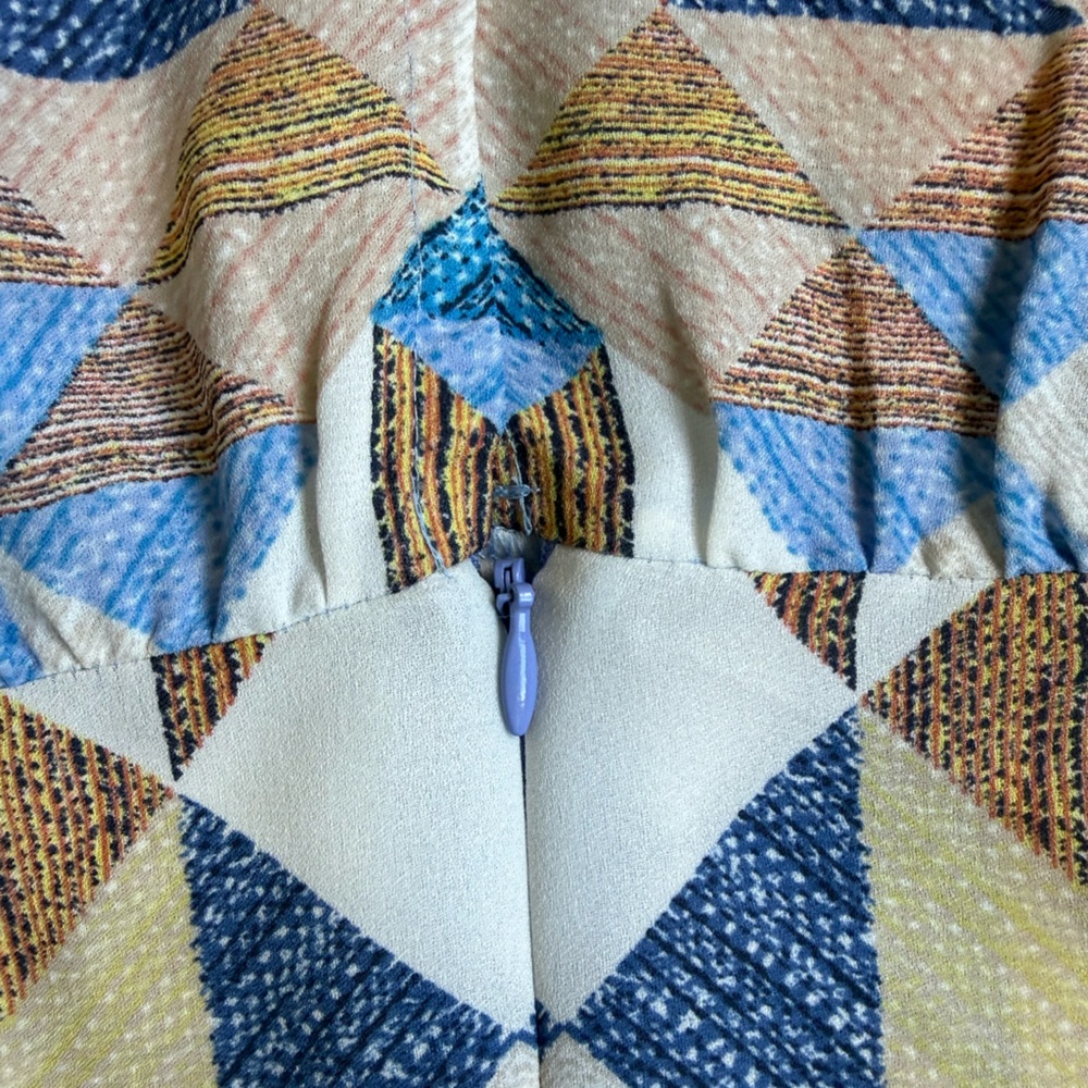 BCBGMaxAzria Geometric Print Midi Dress Sleeveless Pastel Blue Coral Accents 10 - Picture 7 of 14